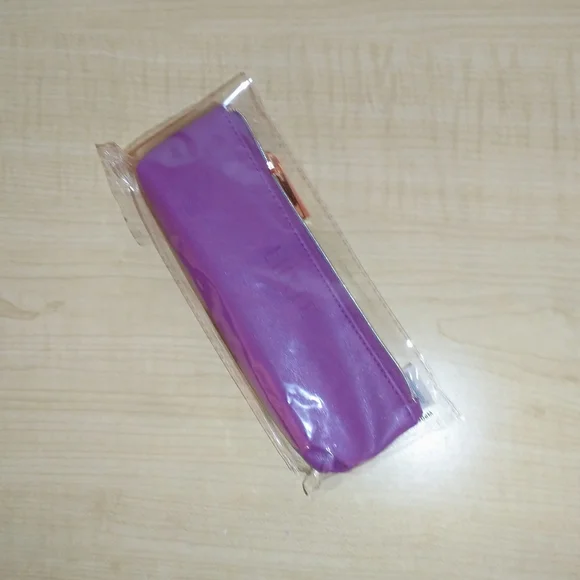 Luxie Florals Green Makeup Brush Set with Blending Sponge and Bag - Picture 3 of 4